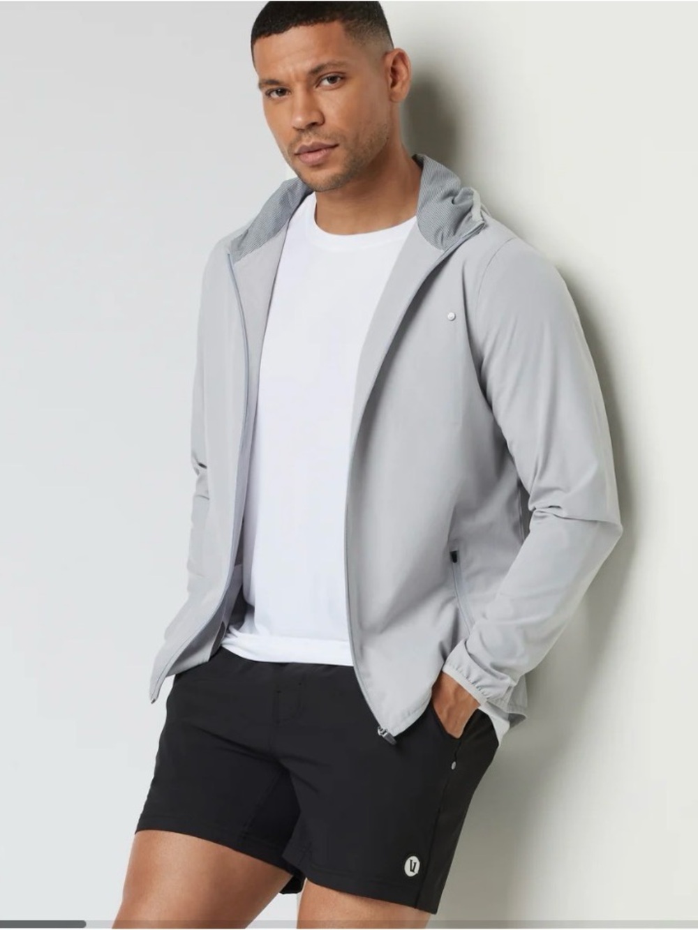 Vuori Men's Light Gray Hooded Lightweight Jacket Outdoor Trainer Shell size XL
